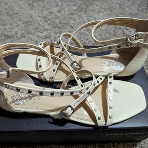 Vince Camuto antique white size 6M